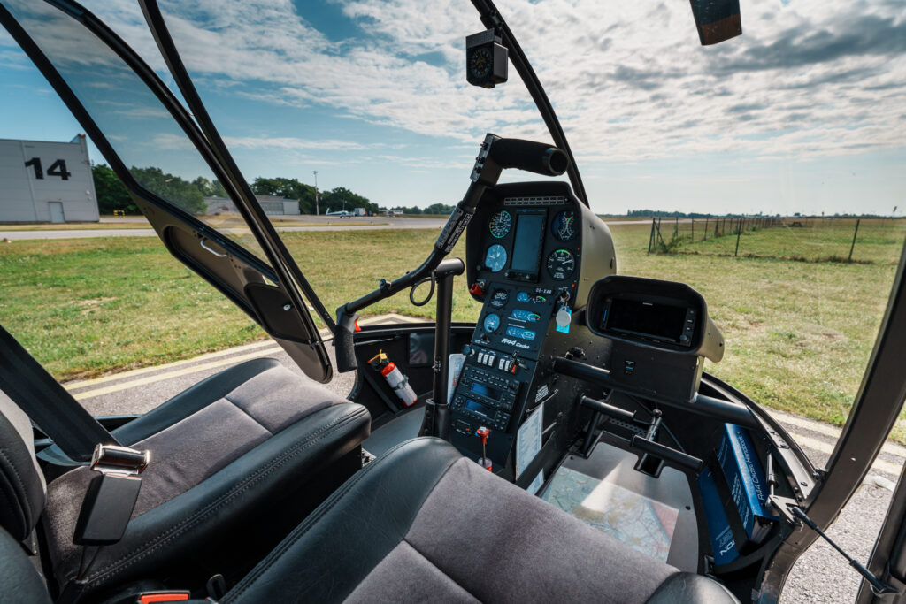 Innenaufnahmen Robinson R44 Cadet